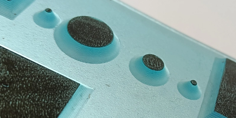 Flessografia con resa di micro punto libero